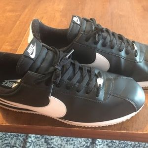 Mens Nike Cortez Basic Sneakers